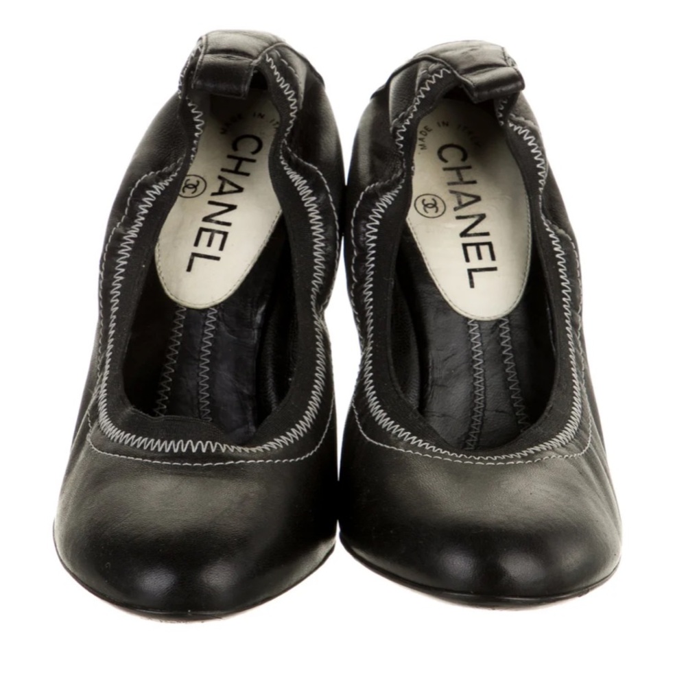 Chanel
Interlocking CC Logo Leather Pumps
Women's Size: 7.5 | US7.5, IT37.5